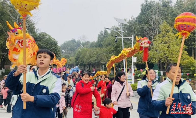 亲近自然·健康迎新年——溆浦县幼儿园开展庆元旦户外拓展游戏活动(图3)