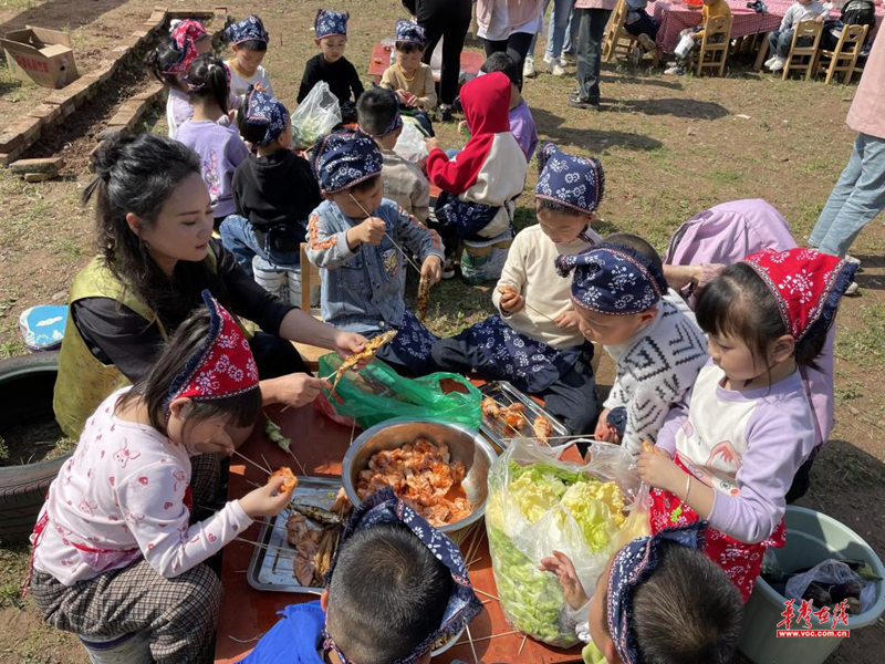 美好“食”光 “味”你而来——龙升幼儿园开展户外烧烤活动(图2)