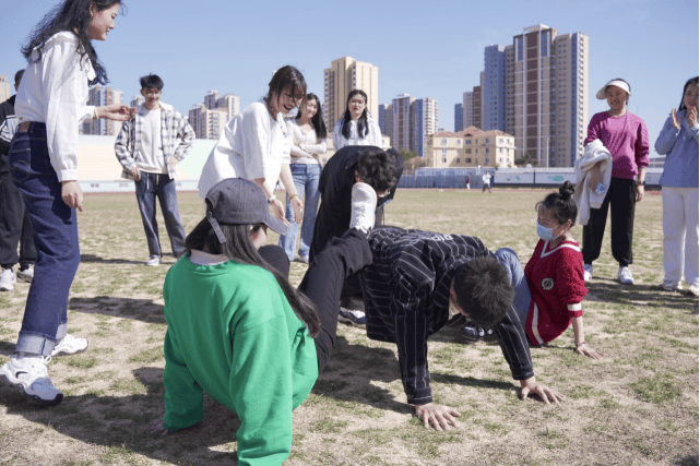 春光复始筑梦星河｜青岛大学研究生会户外素质拓展活动剪影(图3)